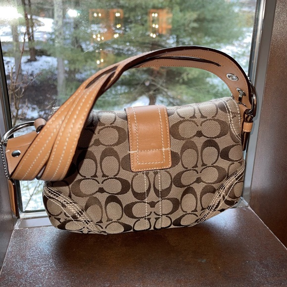 Coach Soho 2007 vintage bag!
Like new! - Picture 6 of 9